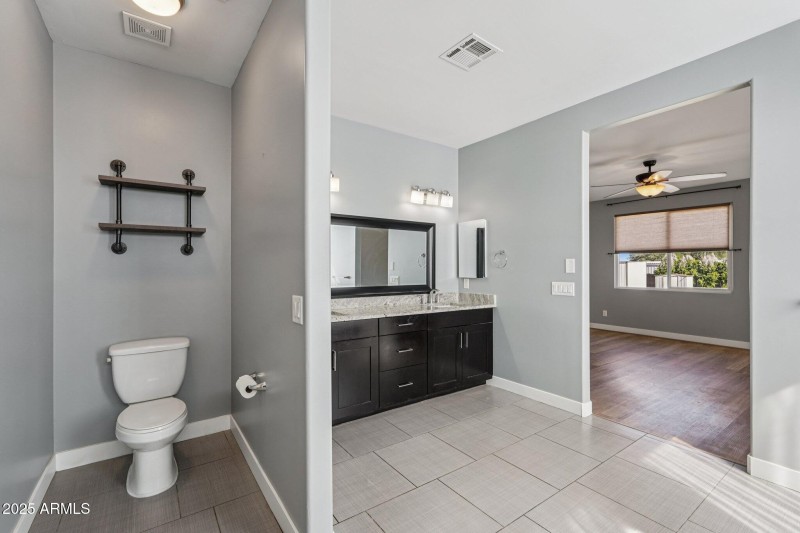 22-web-or-mls-S 220th Dr-S2610-022