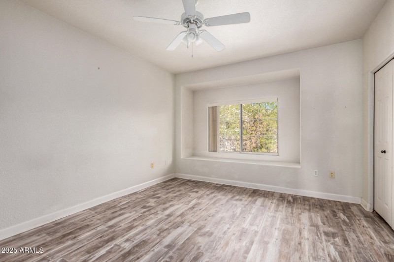 22 - Paradise Village