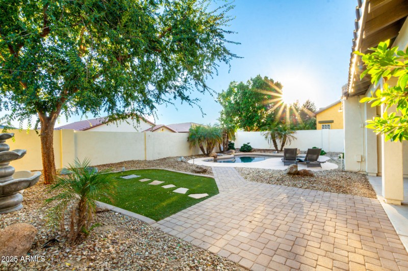 Terrace_Backyard_Day_2