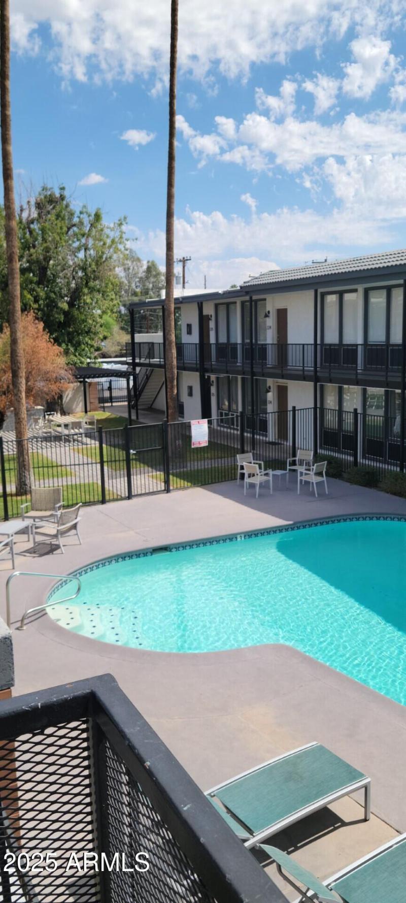 thumbnail_1000023493