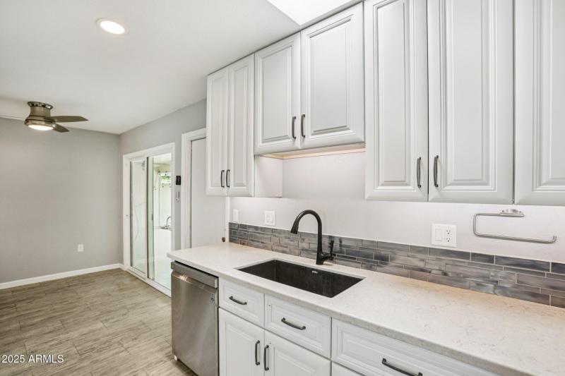 16-web-or-mls-W Forrester Dr-S1209-014