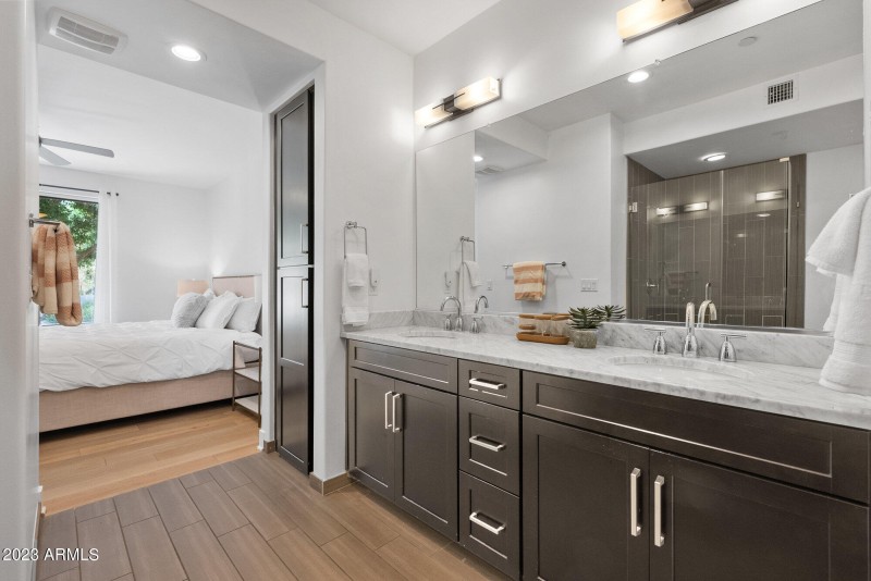 Double Sinks and Primary