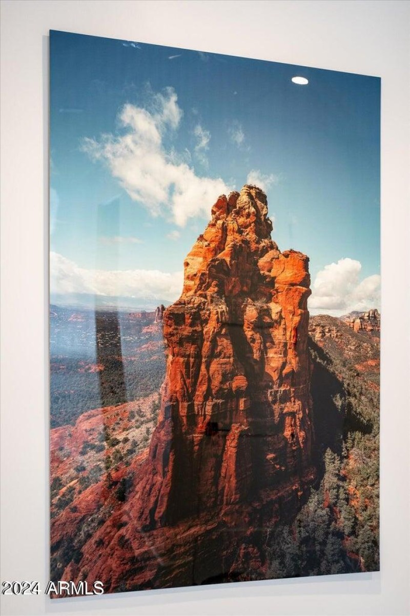 20231019224216234157000000-o