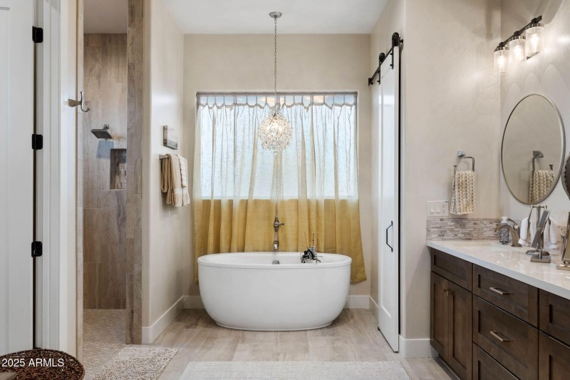 37-Primary Bathroom (1)