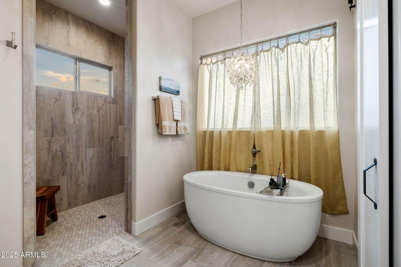 39-Primary Bathroom (3)