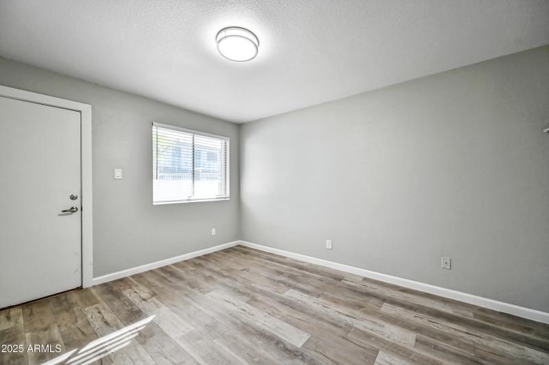 3-3025N32S13-ocupix-