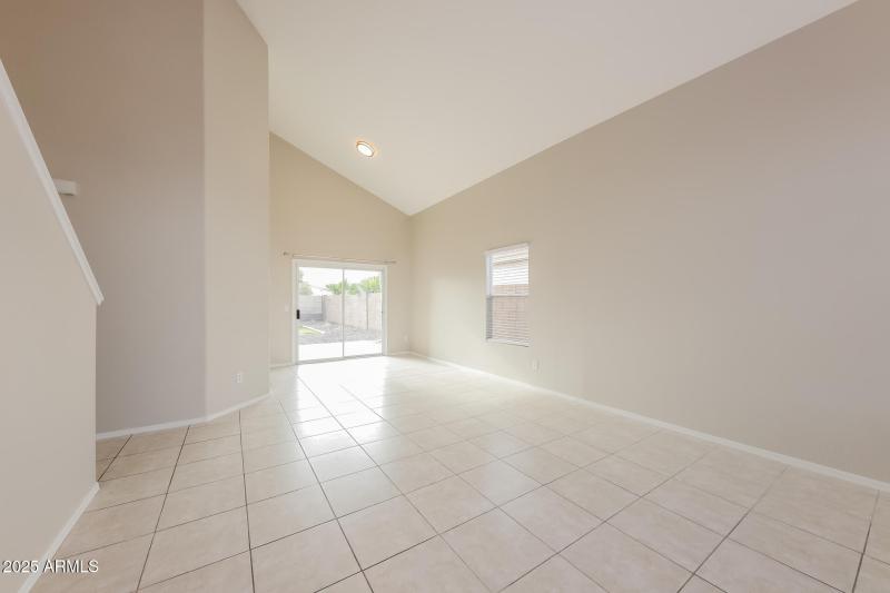 005-photo-living-room-11786389