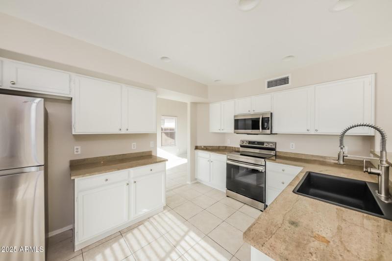 007-photo-kitchen-11786392