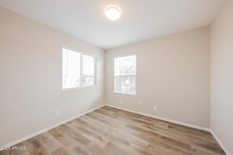 013-photo-bedroom-11786384