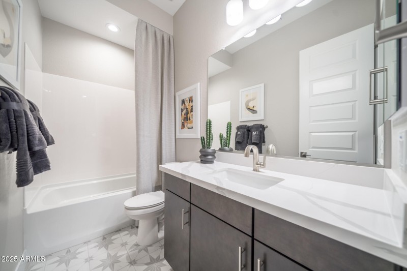 3830 S Gladiolus Circle