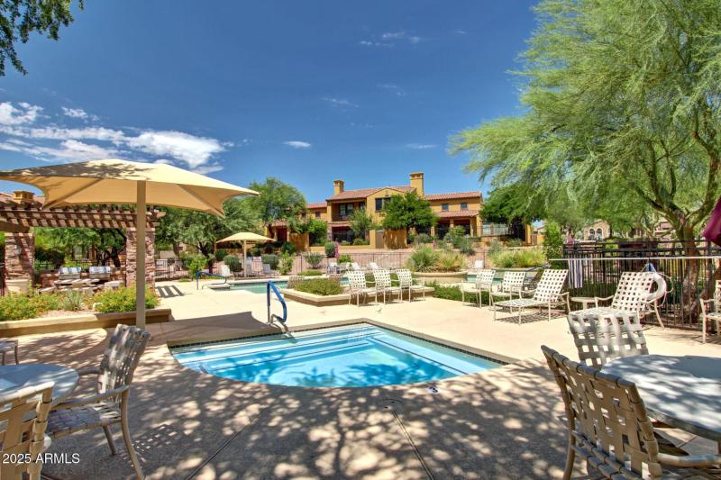 Resort Style Pool & Spa