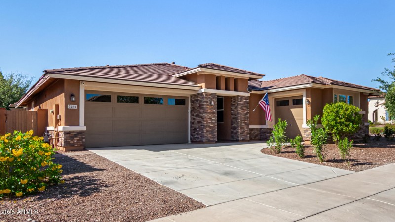 3 Garages