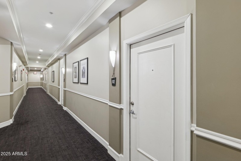 2-web-or-mls-1701-e-colter-st-182