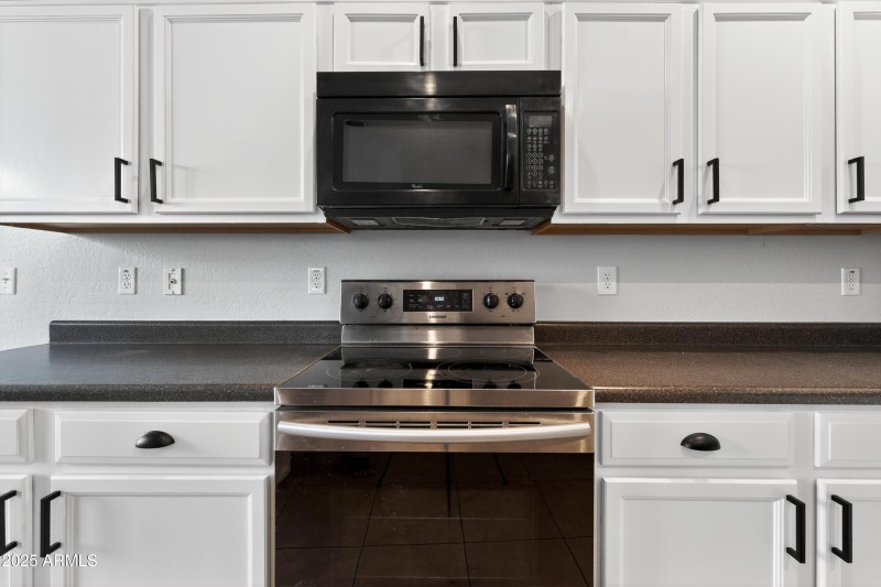 3) 64229-690031df6703a