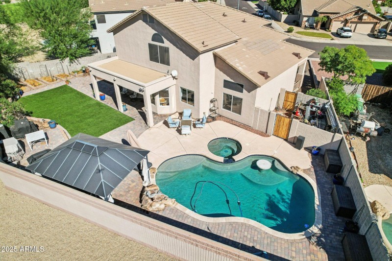 8233 W BEAUBIEN Drive