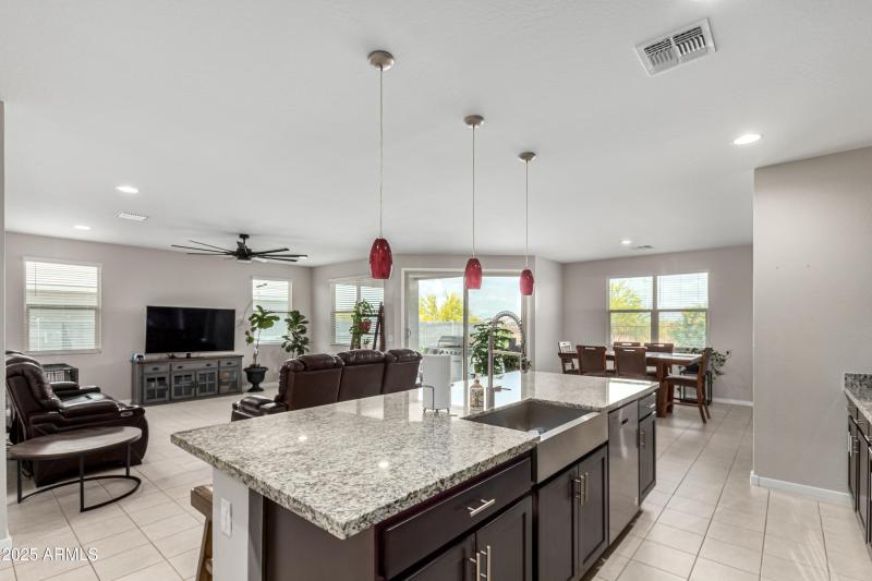 Kitchen / Living Room