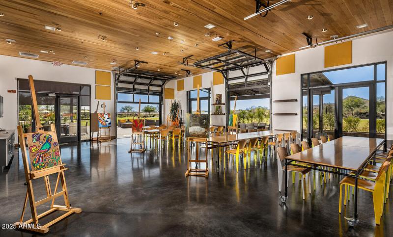 oMita Club Art Studio