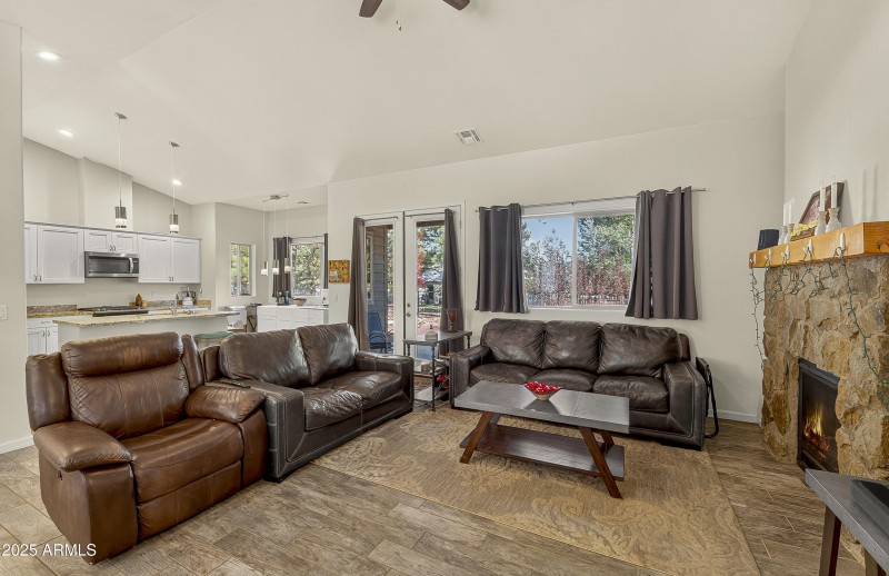 2868 W Highland Meadows Dr