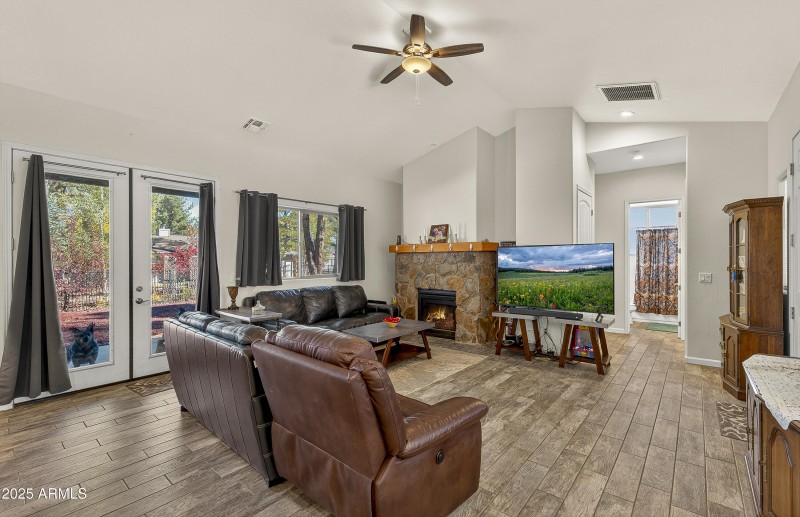 2868 W Highland Meadows Dr