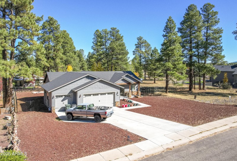 2868 W Highland Meadows Dr