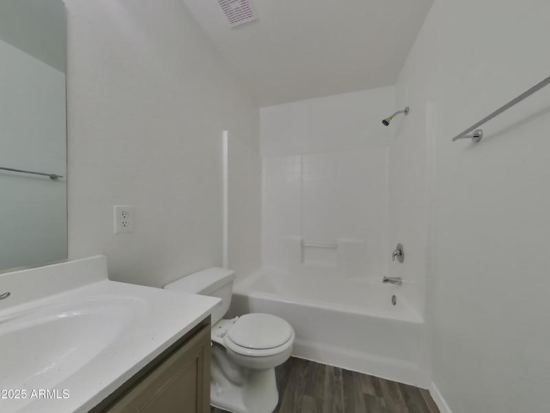 17_pc_azvYHyRPHF_RoiGZa9M8E_layout_0