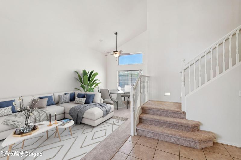 Flex-room/living/dining