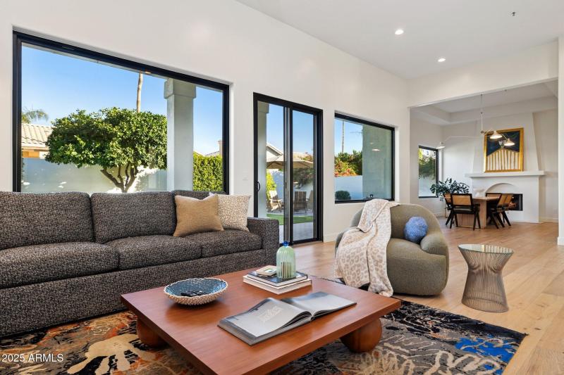 7-web-or-mls-8894-e-wood-dr