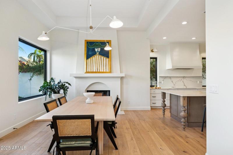 9-web-or-mls-8894-e-wood-dr