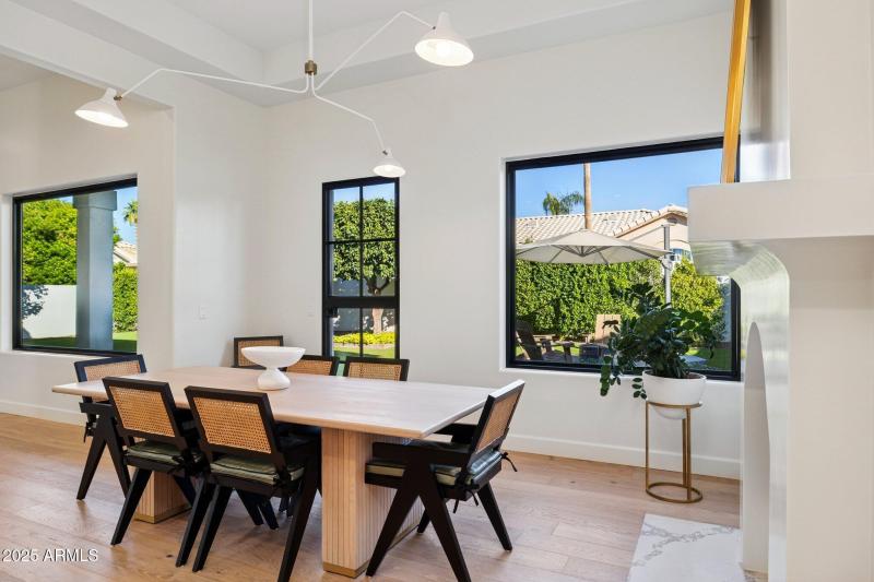 10-web-or-mls-8894-e-wood-dr