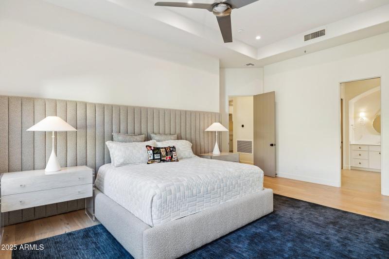 17-web-or-mls-8894-e-wood-dr