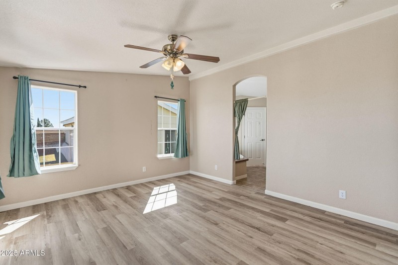 24-web-or-mls-Pleasant View Ln-16