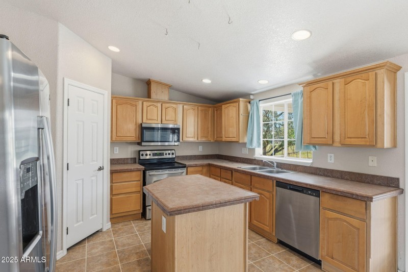 29-web-or-mls-Pleasant View Ln-21