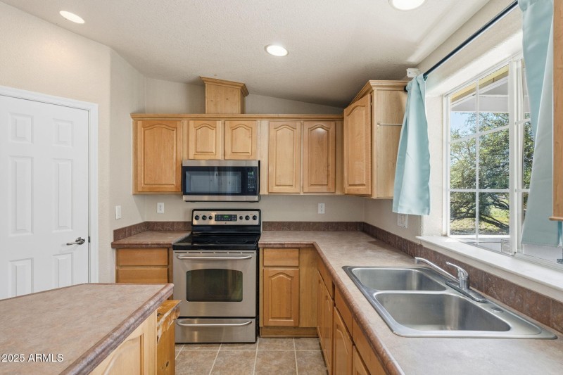 32-web-or-mls-Pleasant View Ln-24