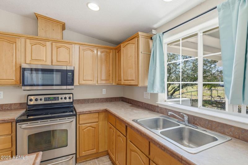 33-web-or-mls-Pleasant View Ln-25