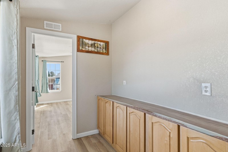 36-web-or-mls-Pleasant View Ln-28