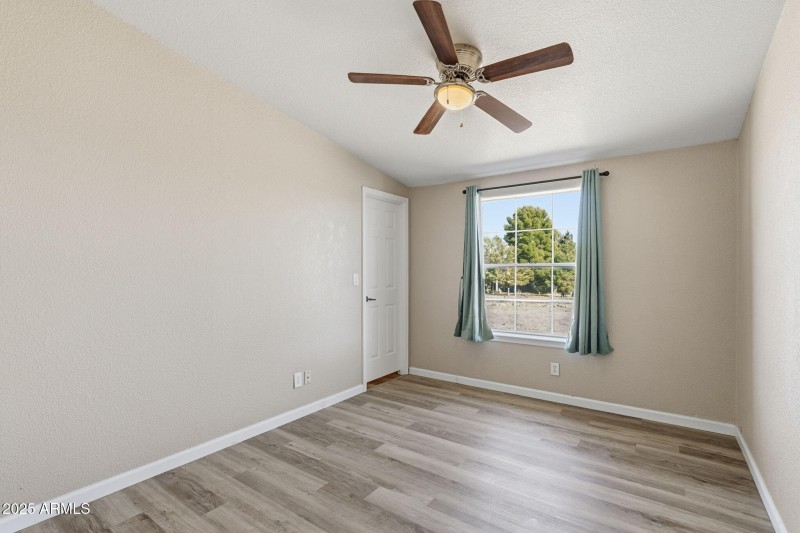 45-web-or-mls-Pleasant View Ln-37