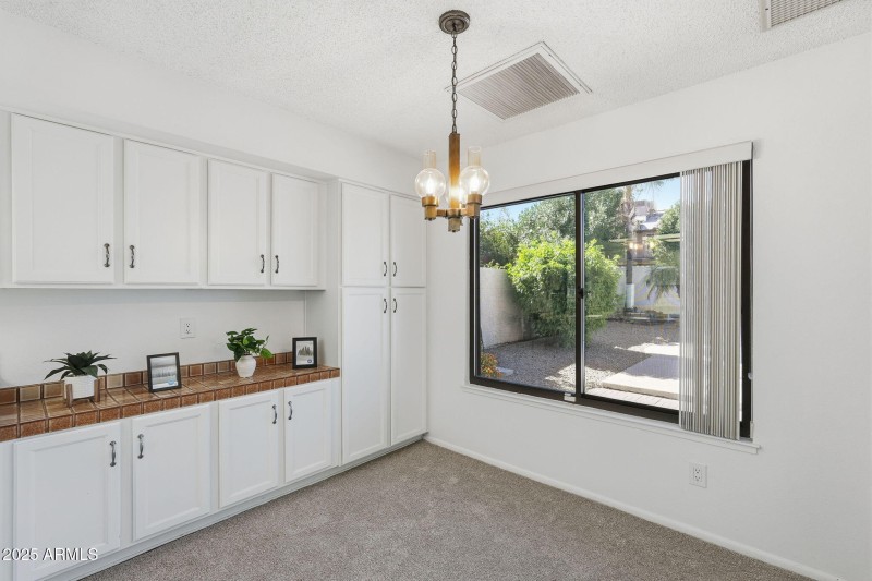 breakfast nook storage space