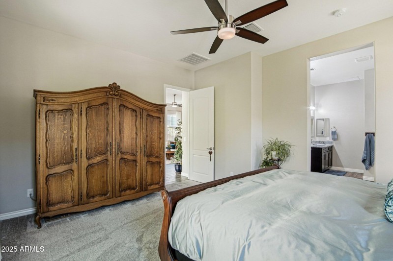 21-web-or-mls-E Walter Way-S2810-021