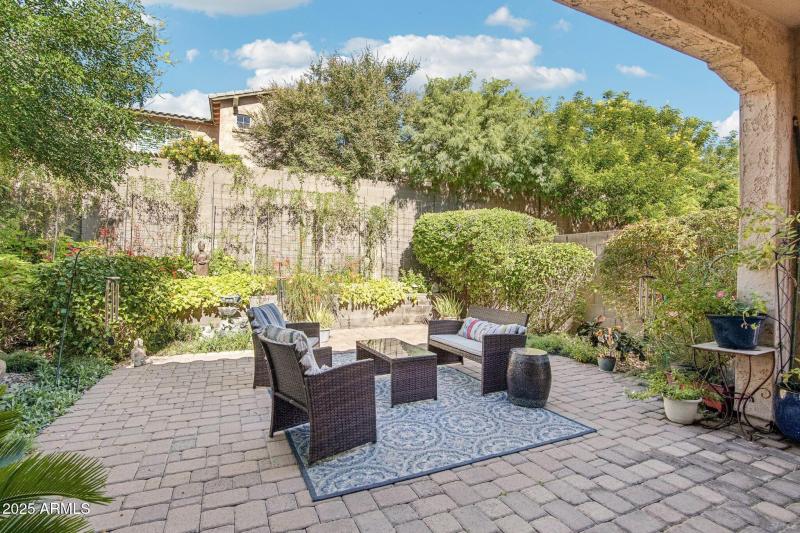 32-web-or-mls-E Walter Way-S2810-032