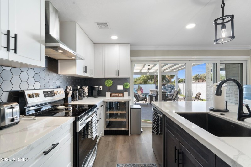 8-web-or-mls-PML09191