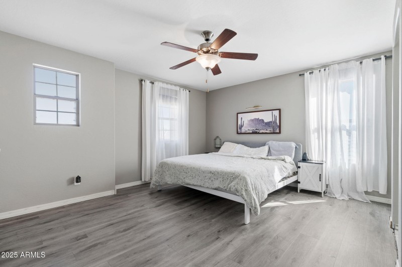 008___2937 N 71st Pl