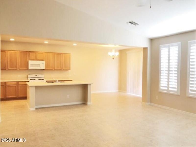 33+Back+into+Living+Room