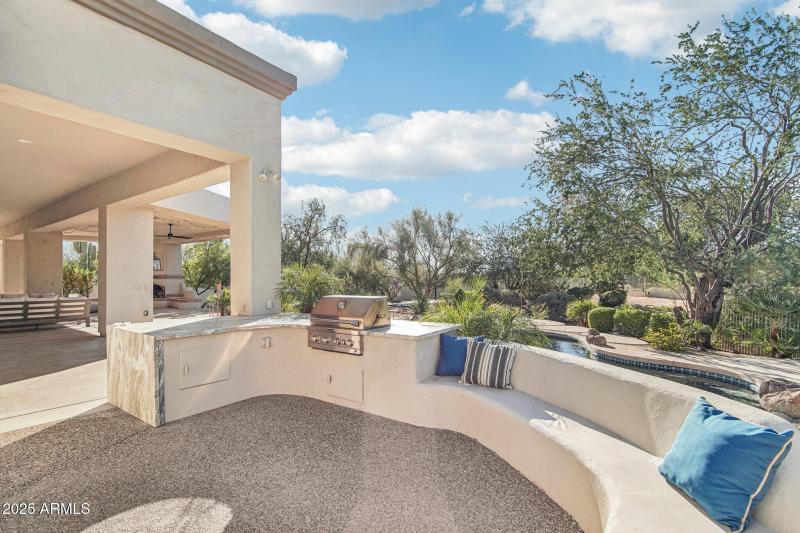 Build in seating by pool