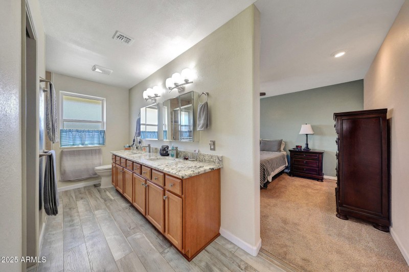 Primary Bathroom/Bedroom