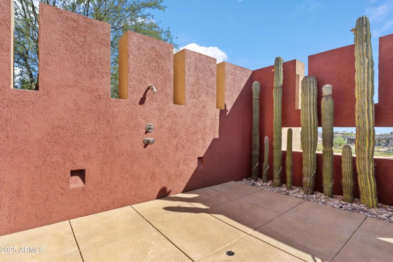 038_Desert Modern Outdoor Shower