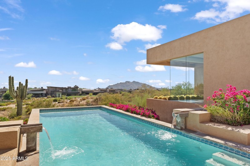 040_Desert Modern Pool