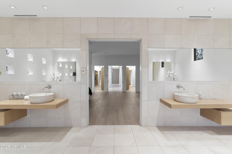 096_Primary Bathroom