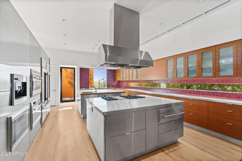 020_Professional Kitchen