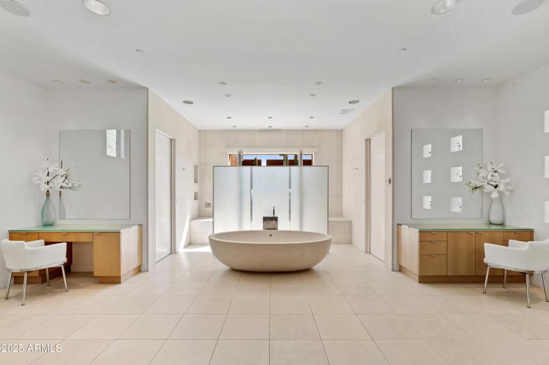 029_Main View of Primary Bath