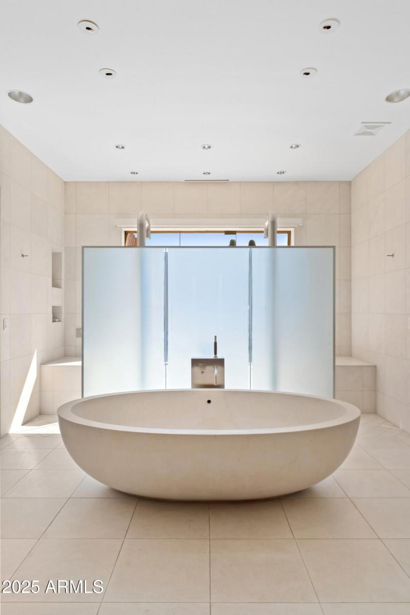 034_Limestone Soaking Tub